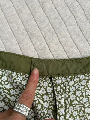 J.Crew vintage Y2K olive green white ditzy floral daisy printed shorts 6 thumbnail 5