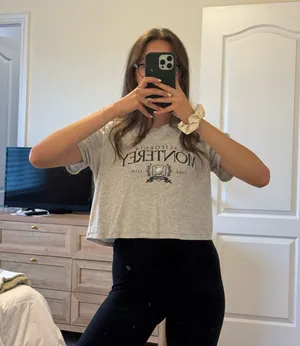 Abercrombie & Fitch 100% Cotton Cropped Tee thumbnail 1