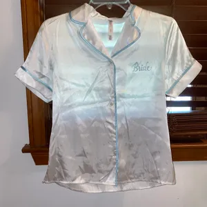 NWT $22 Gilligan & O’Malley White Bride Button Down w/ Blue Trim Top XS thumbnail 1