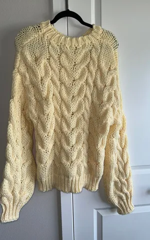 White Fox Boutique Sweater Oversized thumbnail 1