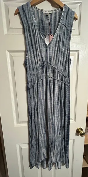 Blue Dress thumbnail 1