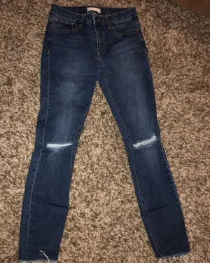 Skinny jeans. thumbnail 1