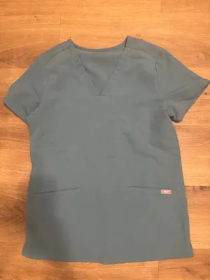 FIGS Scrub Top Women’s thumbnail 1