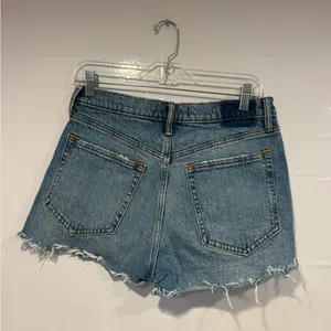 Distressed‎ Abercrombie and Fitch the mom high rise shorts thumbnail 3