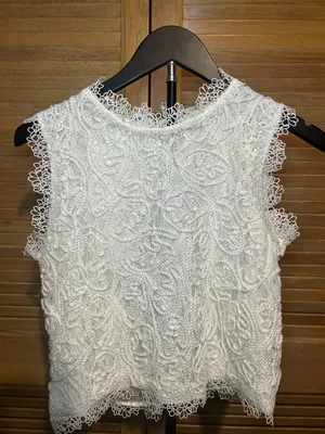 Chicwish Diva Full Lace Crochet Round Neck Sleeveless Crop Top Size M thumbnail 2