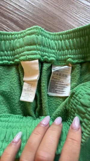 H&M sweatpants thumbnail 3