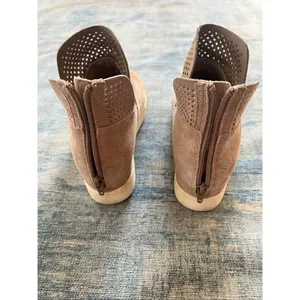 Steve Madden Beige Winni Suede Wedge Sneakers Size 8 thumbnail 5