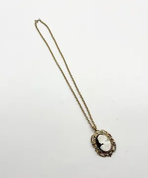 Gold Tone Filigree Black White Cameo Chain Link Short Pendant Necklace thumbnail 1