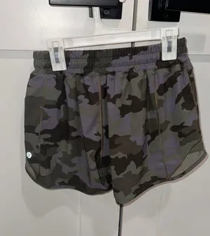 Lululemon Hotty Hot Shorts 4” thumbnail 2