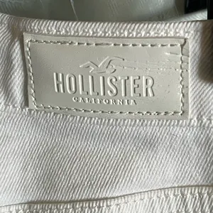 NWOT Hollister ultra high-waist Dad Jeans 0 short 24”x29” thumbnail 6
