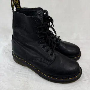 Dr. Martens 1460 Pascal Black Virginia Leather Lace Up Combat‎ Boots Womens 7 thumbnail 1