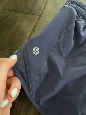 Lululemon Hotty Hot Short 2.5” thumbnail 3