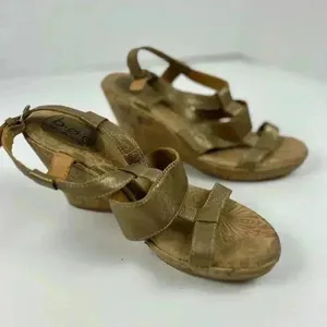 B.o.c Women's Bronze Leather Cork Wedge‎ Sandals Size 8 Strappy Casual thumbnail 11