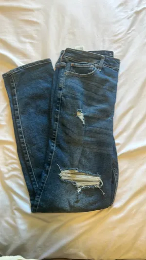Hollister Ultra High-rise Skinny Jeans thumbnail 1