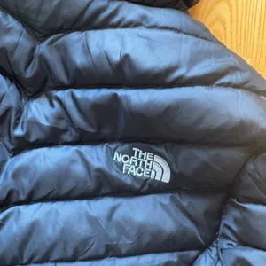 The North Face Women’s 800 Goose Down Fill Puffer Hooded Jacket thumbnail 5