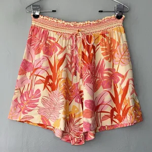 Haute Hippie Shorts Size Medium Hawaiian Tropical Floral India Summer Resort thumbnail 2