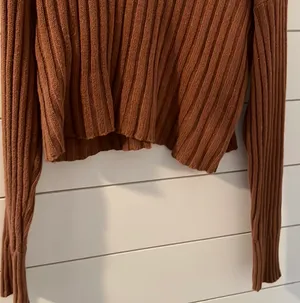American Eagle Outfitters Sweater thumbnail 3