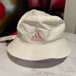 Adidas Women's Essentials Plus Bucket Hat White/Bliss Lilac one size thumbnail 8