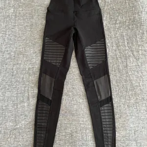 Alo High-Waist Moto Legging thumbnail 3