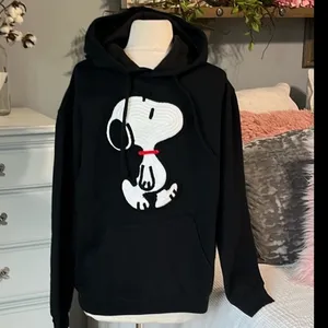 Snoopy Sweatshirt Black Cotton Hoodie Pullover Crochet Patch Womens Medium thumbnail 2