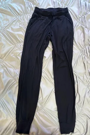 Joggers thumbnail 1