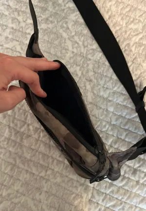 Lululemon Camo Belt Bag thumbnail 5