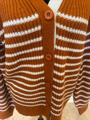 Brown Stripe Button thumbnail 3