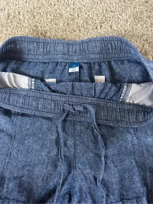 Old Navy Linen-Blend Denim Drawstring Shorts - Size: medium thumbnail 4