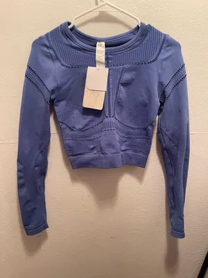 Fabletics NWT blue Longsleeve Workout Shirt thumbnail 2