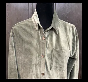 No Boundaries Hunter Green button down velvet blouse - Size Small. ***Refer to measurements for size. gently Warn & excellent condition. Super cute as a jacket or blouse. Measurements approximately 19” from armpit to armpit x 24” long. Non-smoking home. priced to sell at as is condition. Don’t like my price, make reasonable offer! And thank you for checking my closet. thumbnail 4