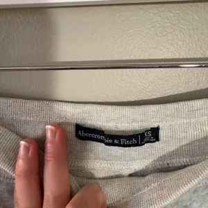 Abercrombie & Fitch Heritage Logo Full-Zip Hoodie and Matching Sweatpants Set Two Piece thumbnail 8