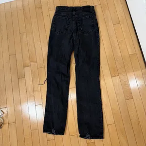 Abercrombie & Fitch 90s Straight Ultra High Rise Black Denim Distressed Jeans 26 thumbnail 7