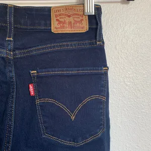5/$25 Levi's Women's Sz 24 High Rise Skinny‎ Jeans Dark Wash Blue Denim Stretchy thumbnail 4