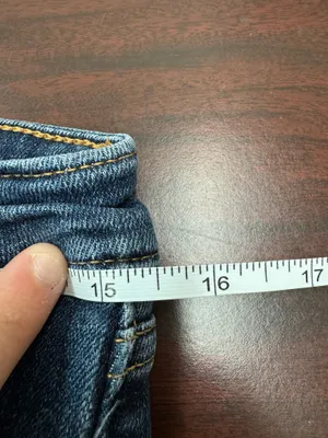 Levi’s 711 Skinny Jeans Size 28 thumbnail 8