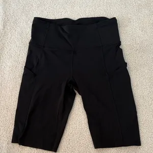 Lululemon Black Shorts thumbnail 1