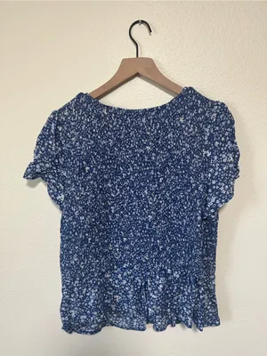 💙Old Navy Blue Floral Peplum Ruffle Blouse thumbnail 4