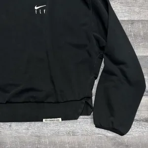 Nike Dri Fit Swoosh Fly Graphic Boxy Sweatshirt Womens S Black Loose Fit Crop thumbnail 6