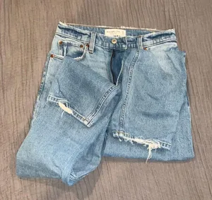 Abercrombie Straight ultra high Rise jeans thumbnail 4