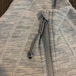 lululemon Zip Up thumbnail 4
