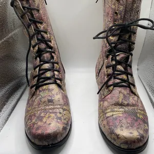 Heritage Women's Floral Boots Size 7.5 with zipper and lace thumbnail 3