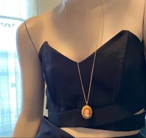 Vintage Gold tone Cameo Locket Necklace thumbnail 10