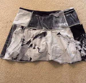 Lululemon Skirt thumbnail 1