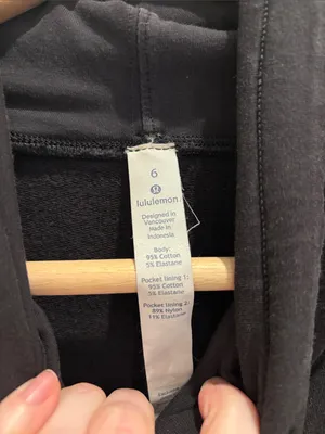 Lululemon Sweatshirt Stress Less Black Turtleneck Size 6 thumbnail 6