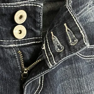 Vanity‎ Curvy Bootcut Jeans Dark Wash Contrast Stitch 26W 31L Blue Denim thumbnail 7