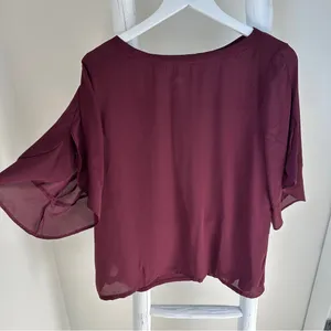 LOFT Deep Burgundy Short Sleeve Mixed Media Blouse Size Medium thumbnail 9
