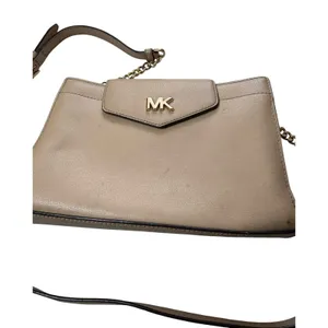 Michael Kors Beige Pebble Leather Crossbody Bag Gold MK Logo Chain Strap‎ thumbnail 2