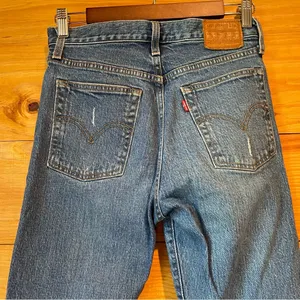 Levi's Wedgie Fit High Rise Distressed Ankle Jeans in Higher Love Medium Wash 26 thumbnail 5