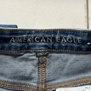 American Eagle Distressed Mom Jean Size 4 Regular thumbnail 5