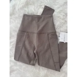 Beyond Yoga Out Of Pocket High Waisted Midi Leggings Oyster Heather Size XXS thumbnail 2