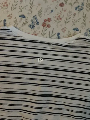 Lululemon top  thumbnail 2
